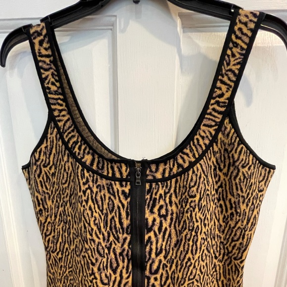 - BCBG Leopard print Body-con Dress size large - Picture 5 of 9